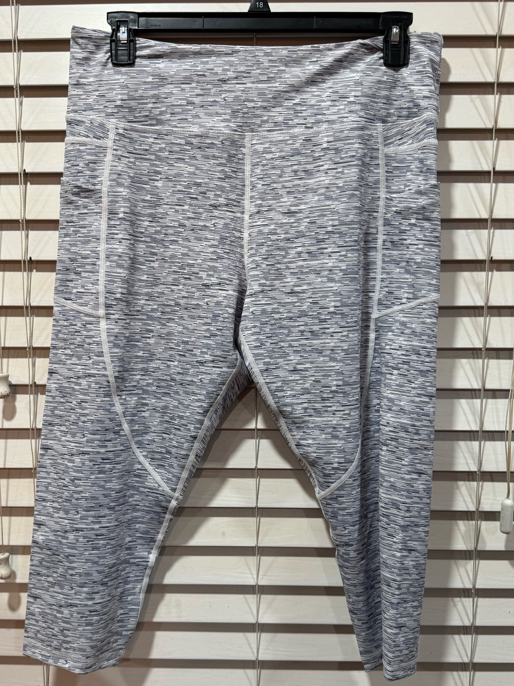 Zyia Active Gray Space-Dye Athletic Capri Leggings Size 20